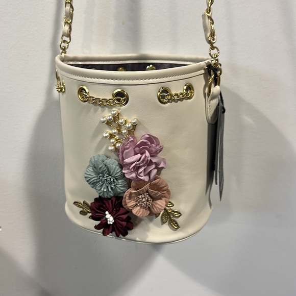 Purse - Picture 2 of 5